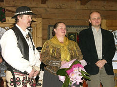 autorzy wystawy: M.Krl-gowski i W. Szatkowski z dyrektor GOKR Kocielisko - Mari Btkowsk
